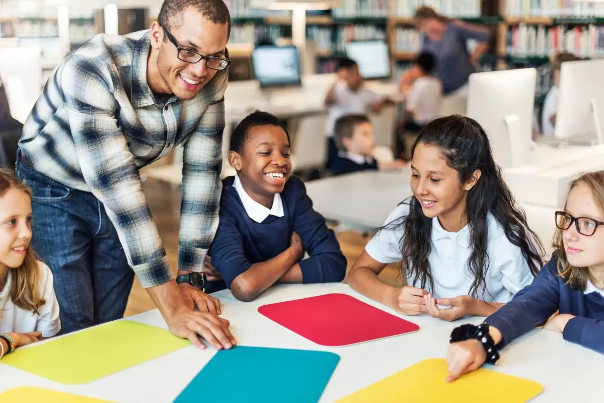 Formation de l'éducateur spécialisé en 1 an : un parcours efficace