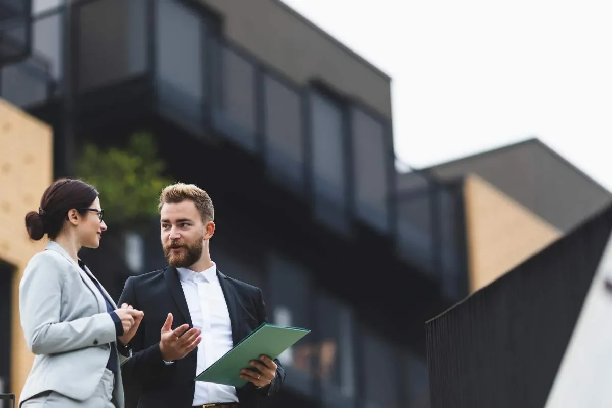 Métiers pour atteindre 4000 euros net par mois sans diplôme : explications